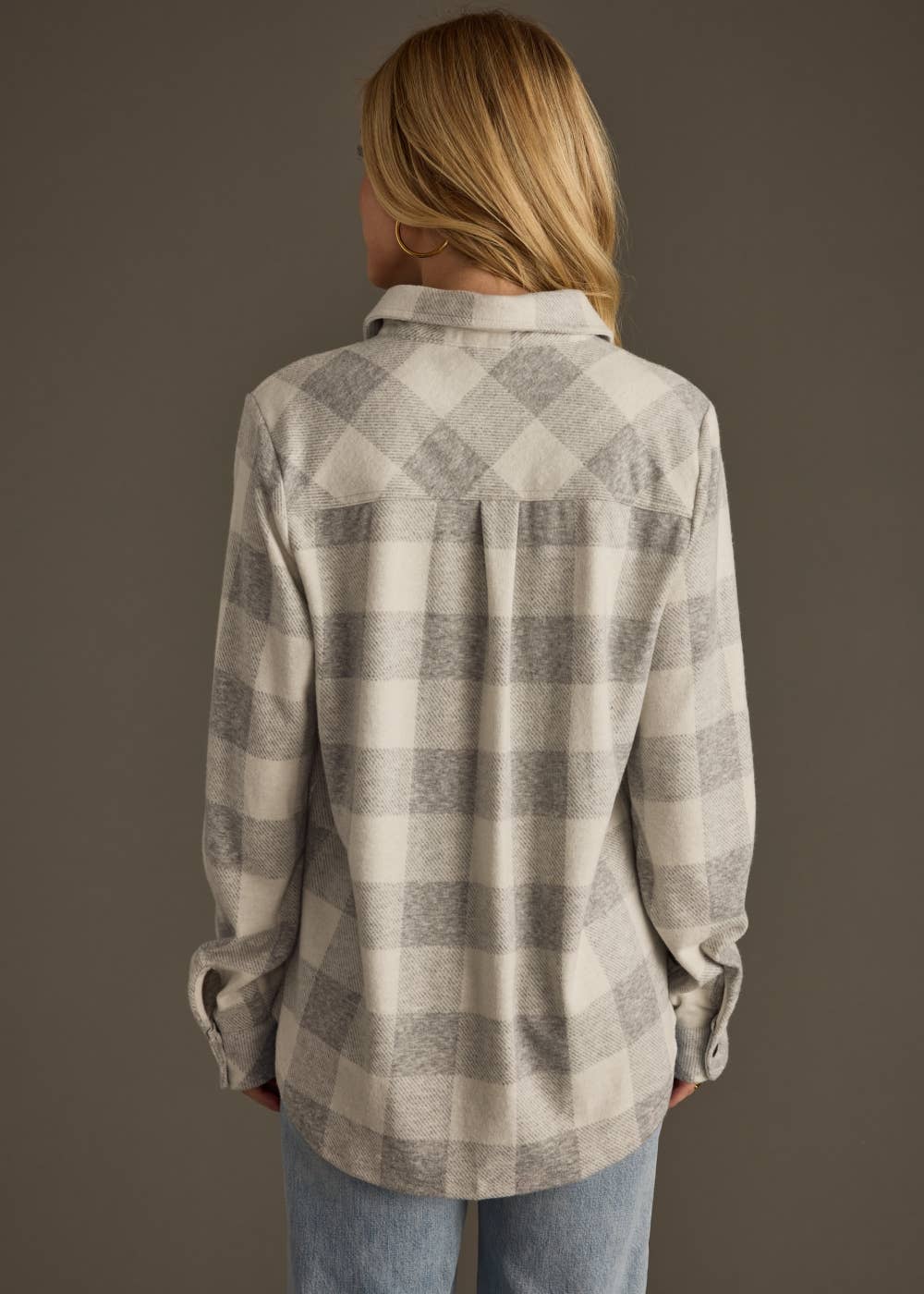 Super Soft Plaid Button-Up – Light Gray & White