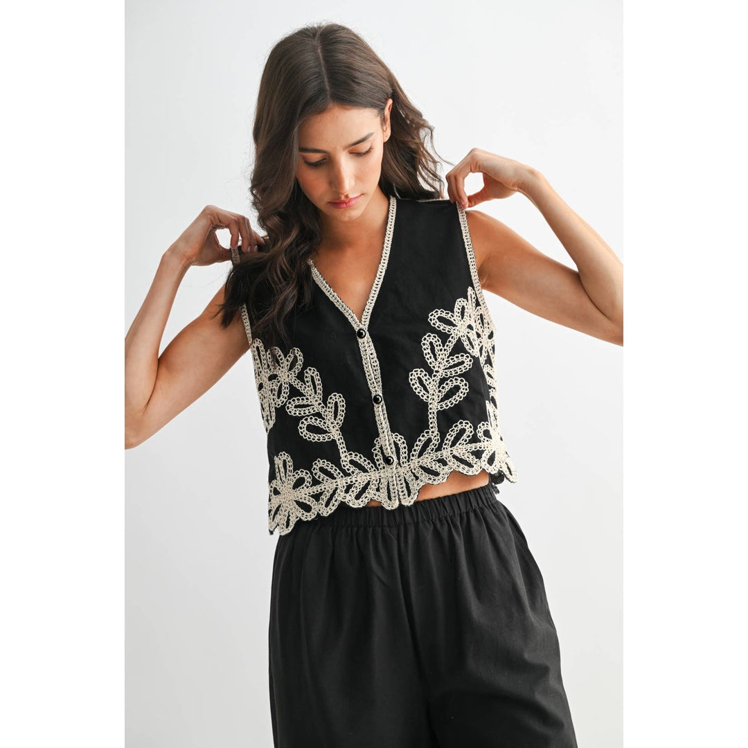 EMBROIDERED TOP AND PANTS SET