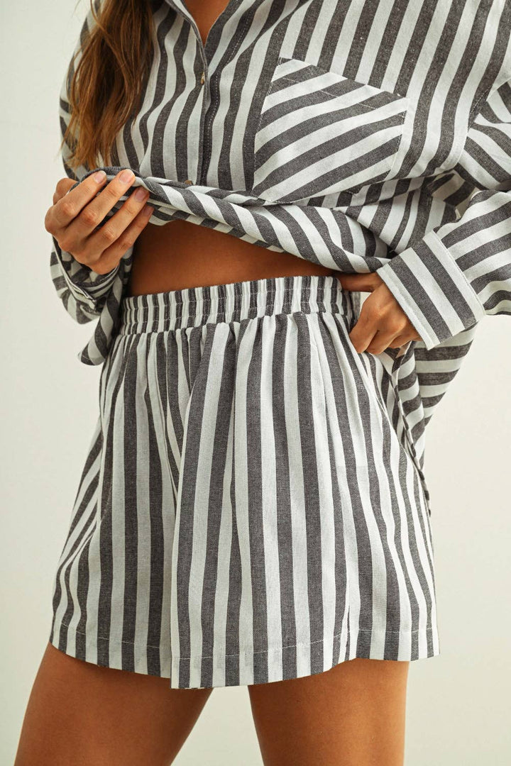 STRIPED LINEN SHORTS