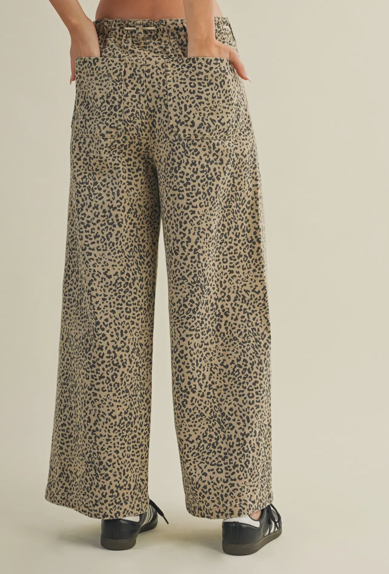 Relaxed Fit Drawstring Leopard Pant