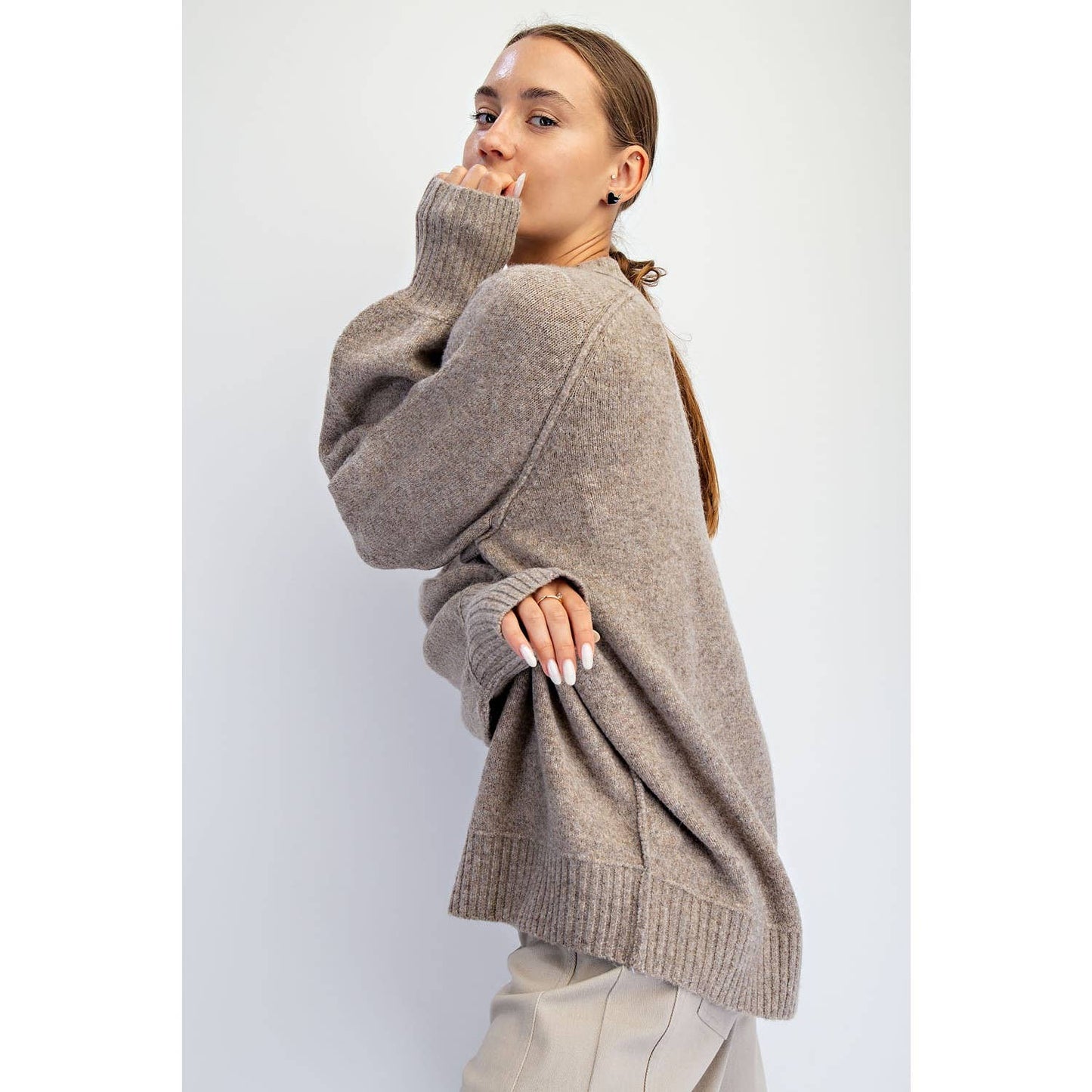 OVERSIZED V NECK SWEATER