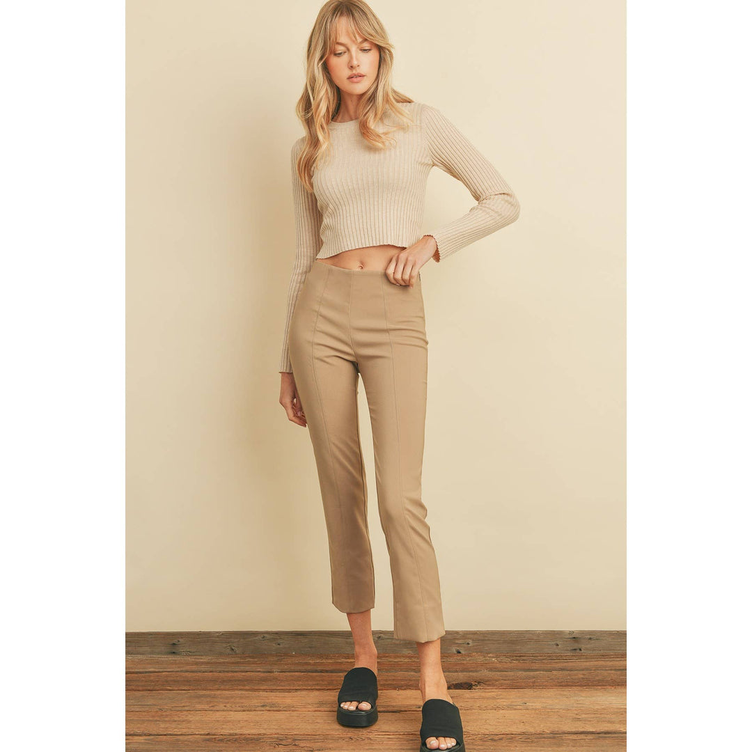 Back Slit Tapered Stretch Trousers
