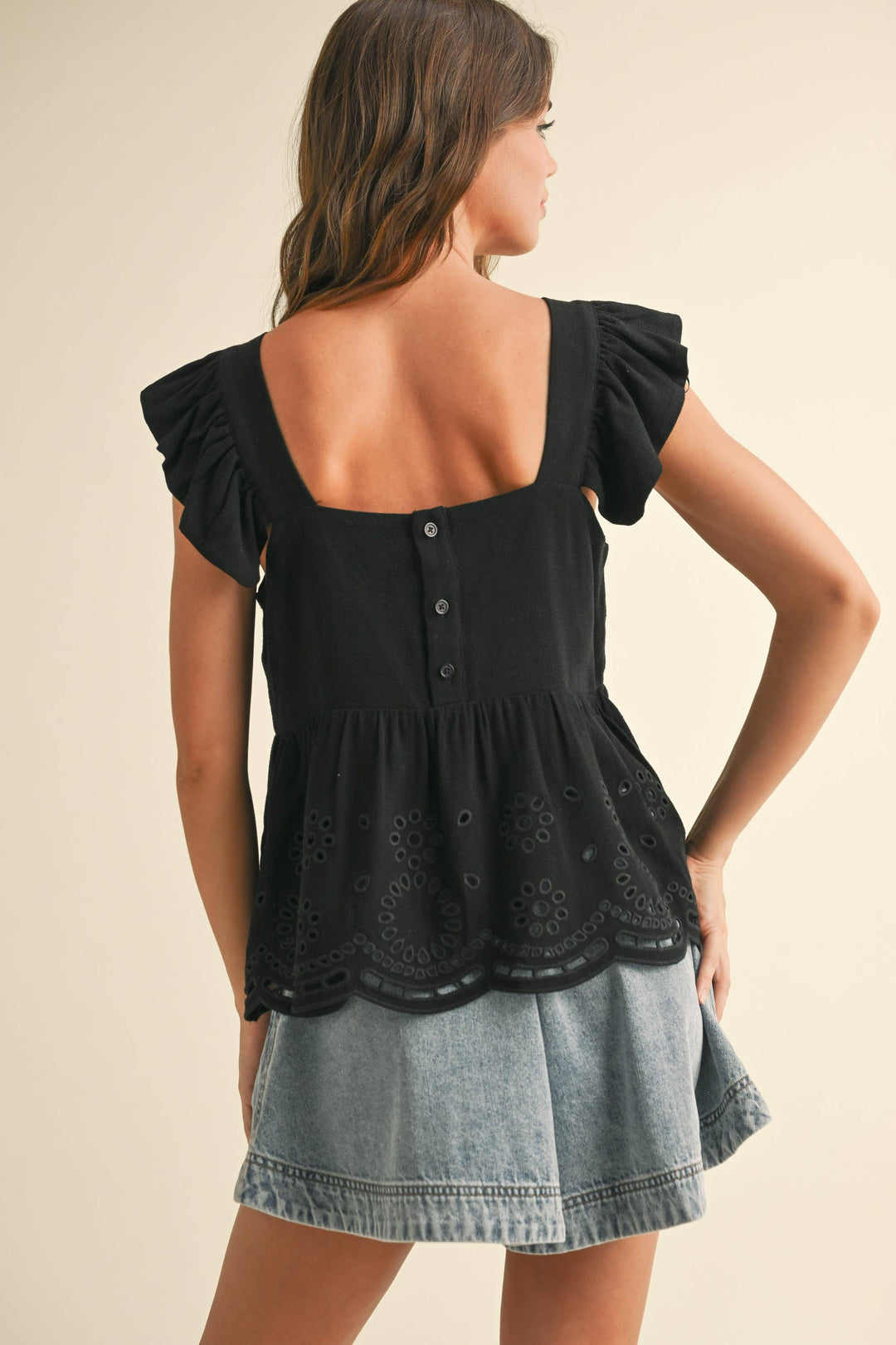 EYELET BOTTOM BLOUSE