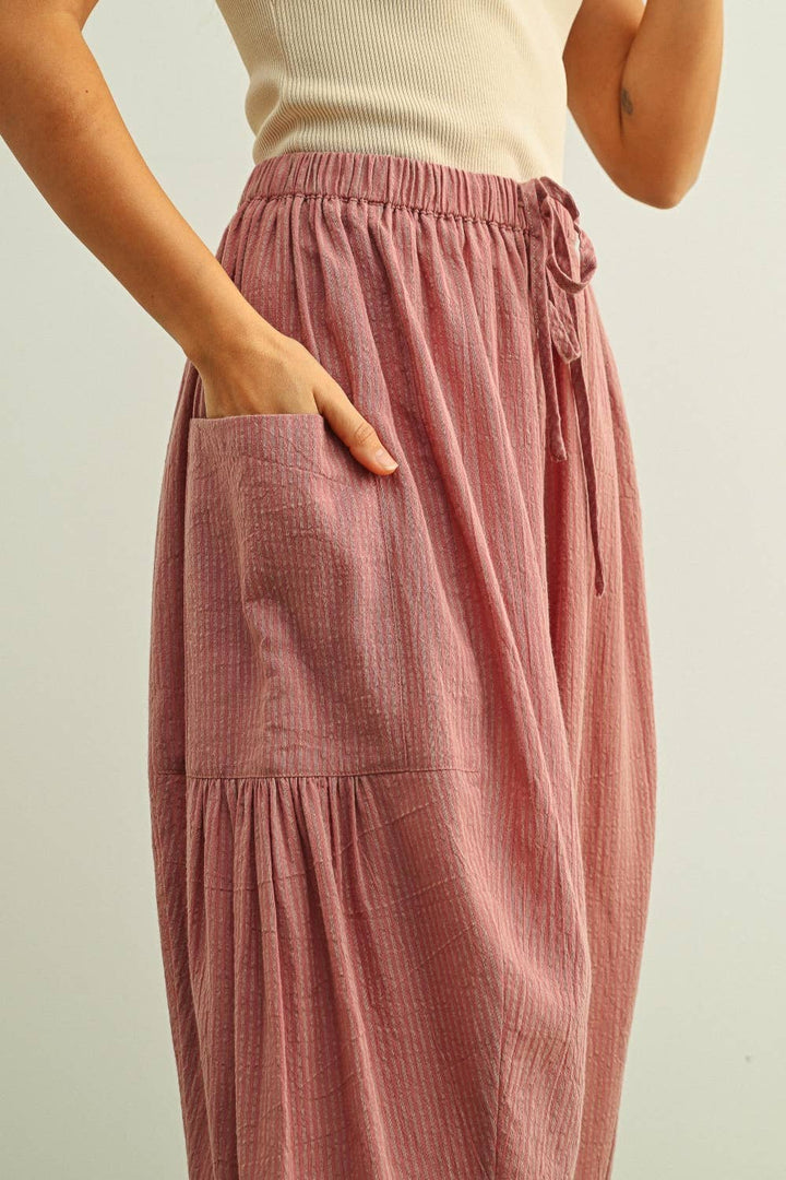 MAUVE PINSTRIPED LOOSE PANTS WITH POCKETS